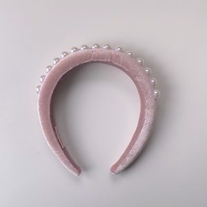 Light pink pearl headband 💗